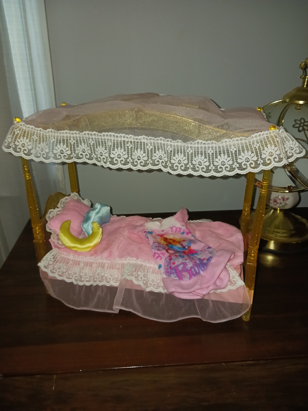 Mattel Barbie Glitter N Glow Canopy Bed Vintage 1996 Barbie Doll Nightgown